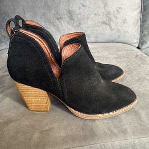 Jeffrey Campbell Cromwell Bootie Size 7
